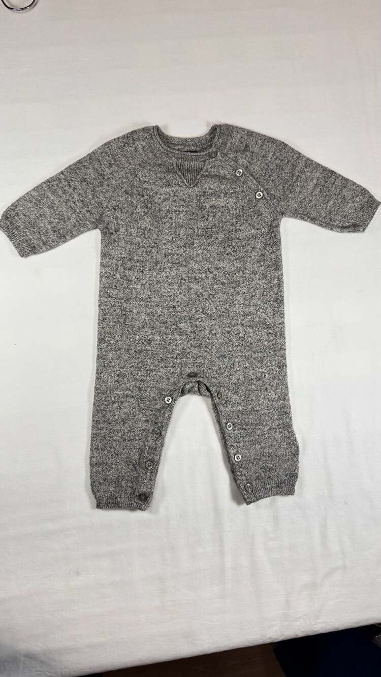 BabyGap Knit Romper Size 3-6 Months Gray Heathered